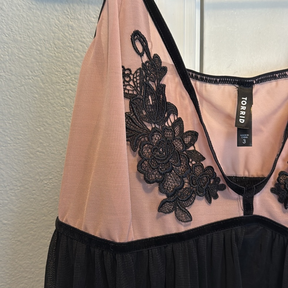 Torrid Pink & Black Floral Applique Mesh Babydoll - Picture 3 of 8